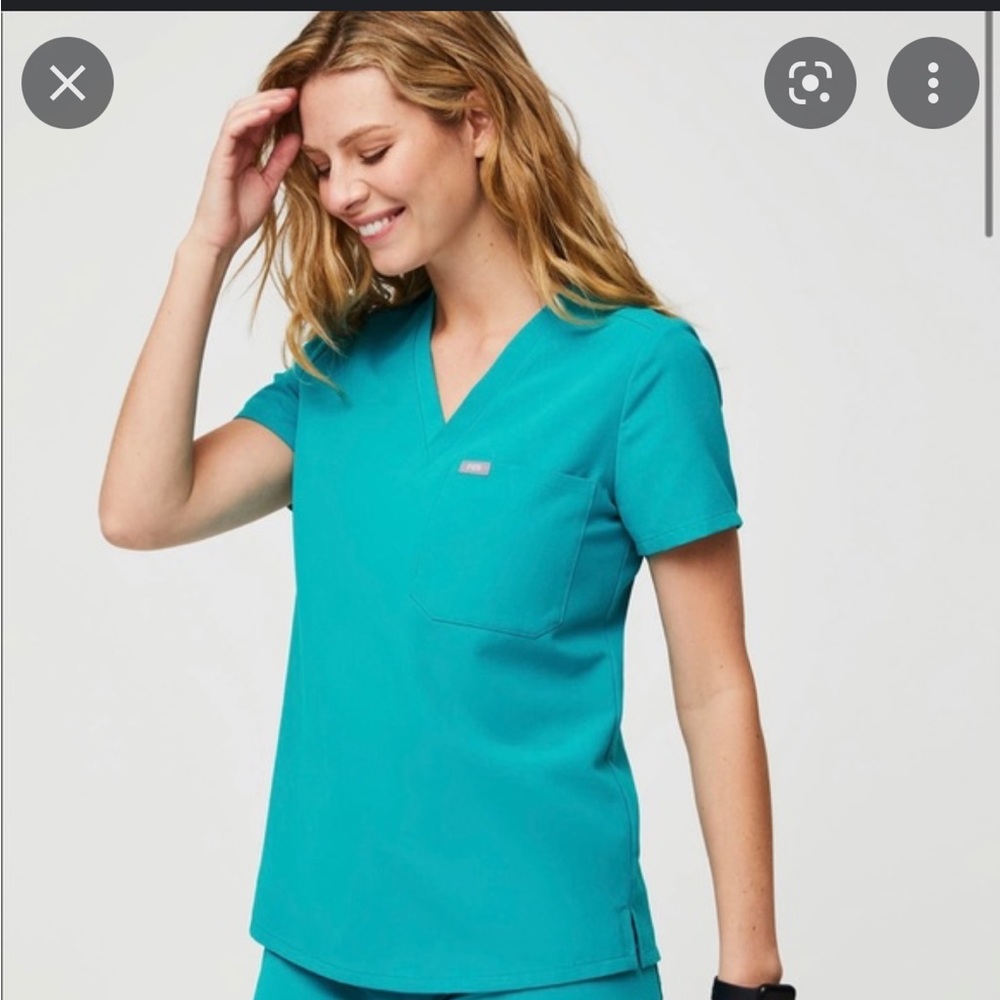Figs Technical Collection Scrub Top